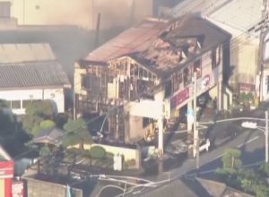 Casas-pegam-fogo-apos-terremoto-atingir-o-sul-do-Japao.jpeg