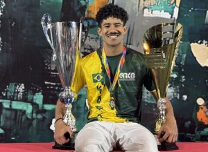 Gustavo-Nazario-de-Cidade-Ocidental-conquista-bicampeonato-mundial-de-karate-na-Europa.jpg